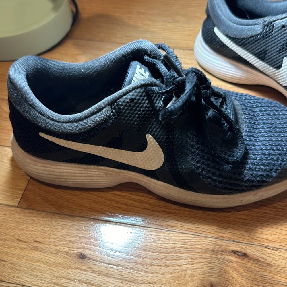 Nike kids sneakers, size 4Y